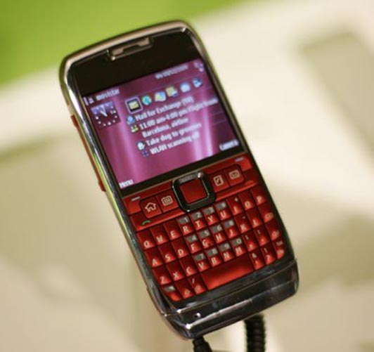 Điện thoại độc cổ NOKIA E71 giá rẻ tặng kèm sim 4g