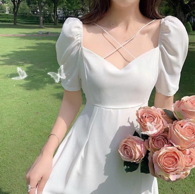 Đầm trắng chéo dây form dài