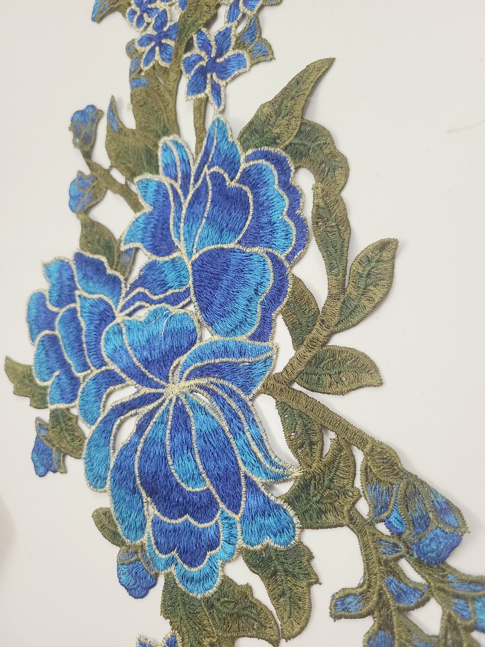 Hoa thêu nổi 3D trang trí may lên áo cao cấp