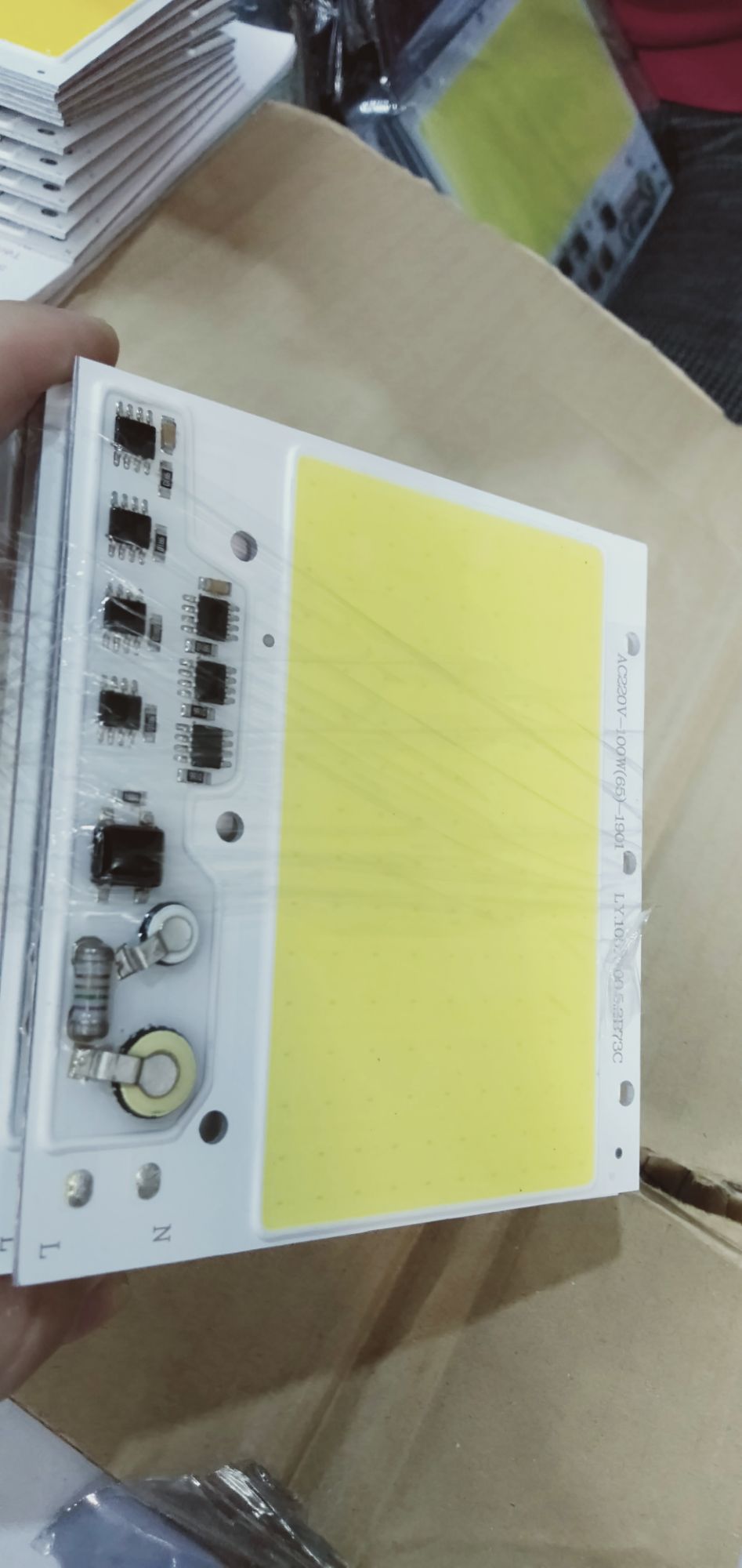 Nhân led 220V 100W