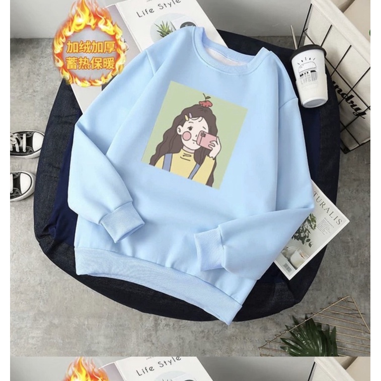 Áo nỉ cổ tròn cô gái chụp hình đt TT