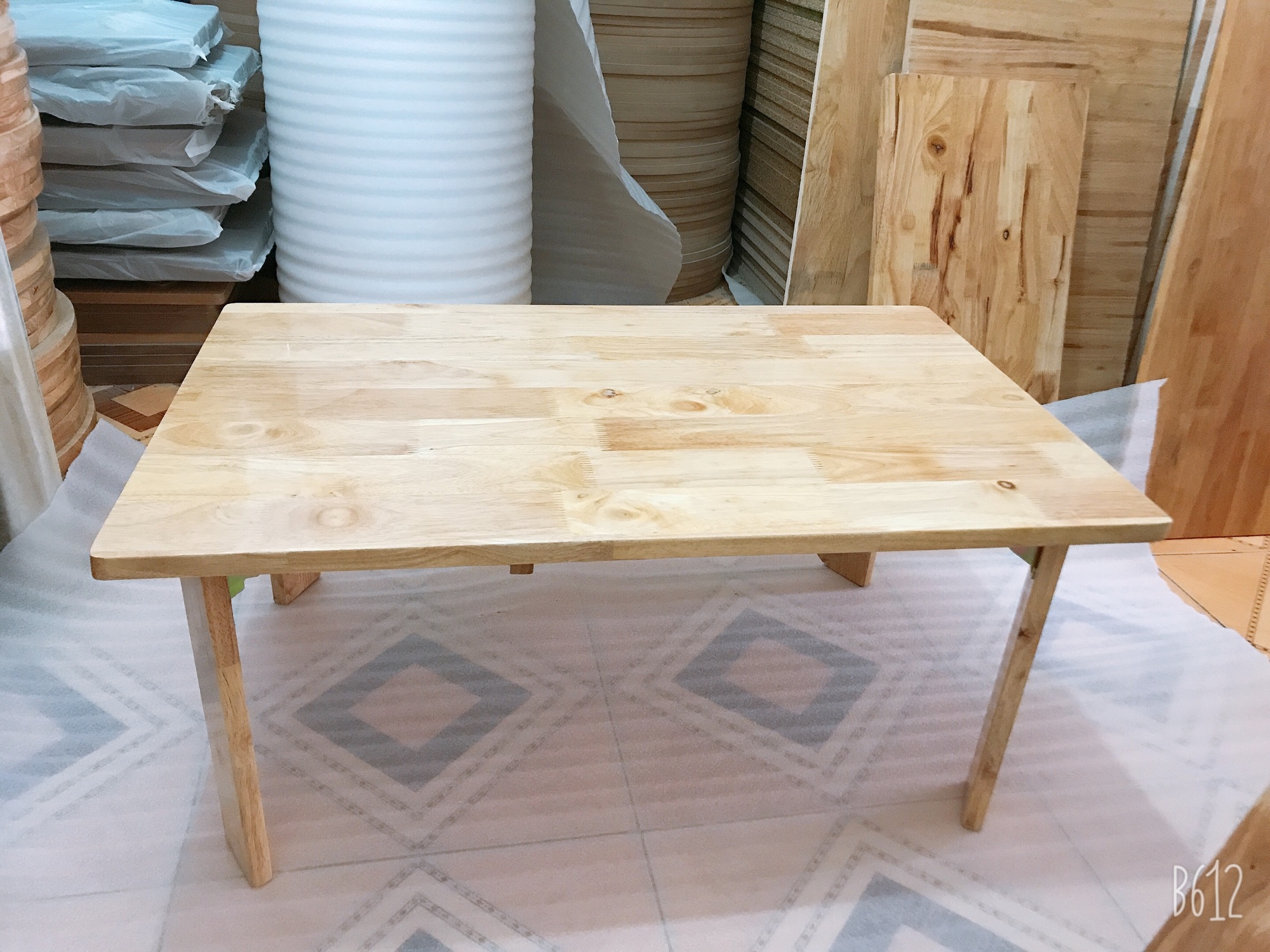 Bàn Gỗ, Chân Gỗ Gấp (R:50cm, D:70cm, C35cm)