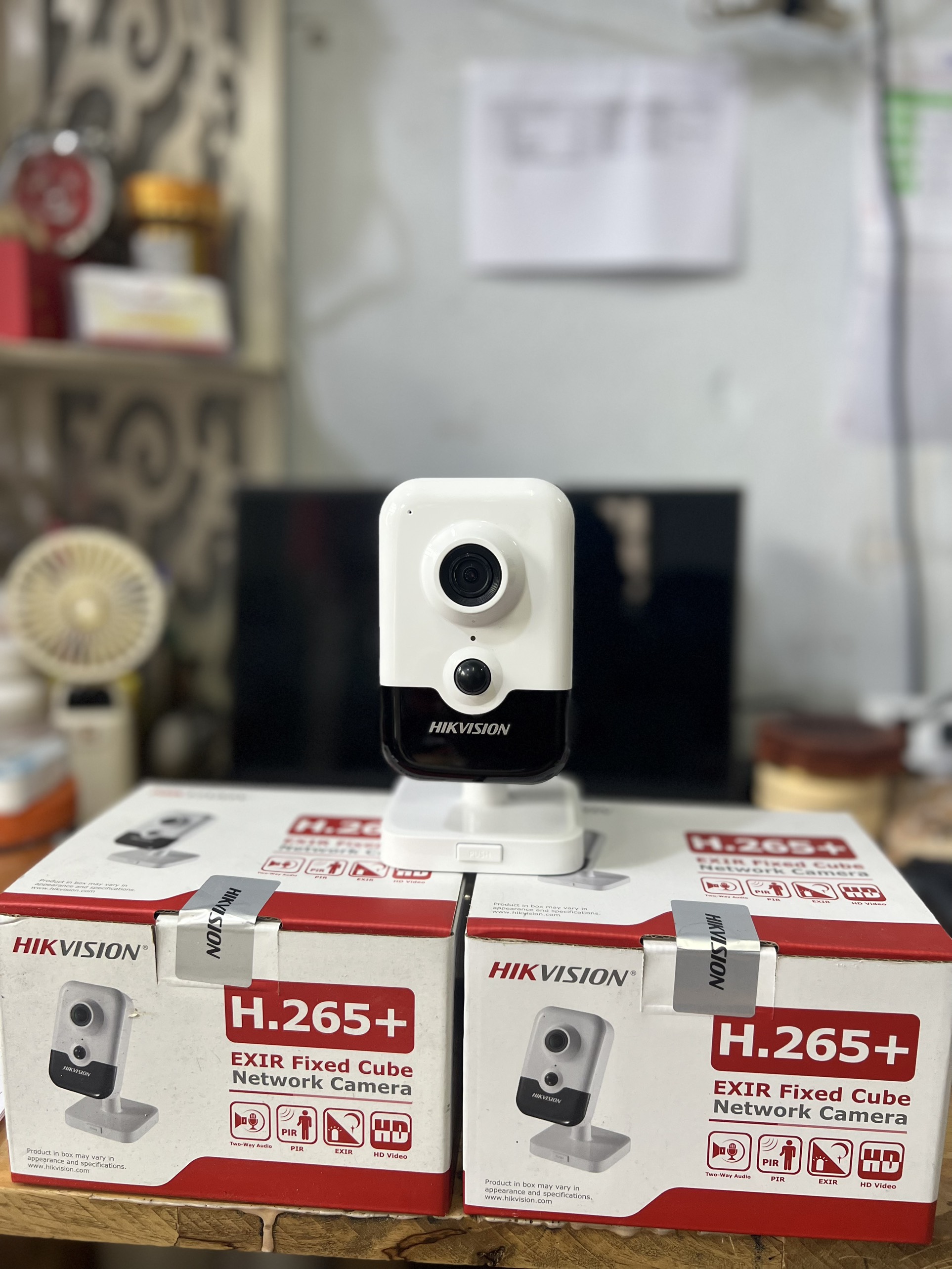 Camera IP HIKVISION DS2CD2421G0-IW