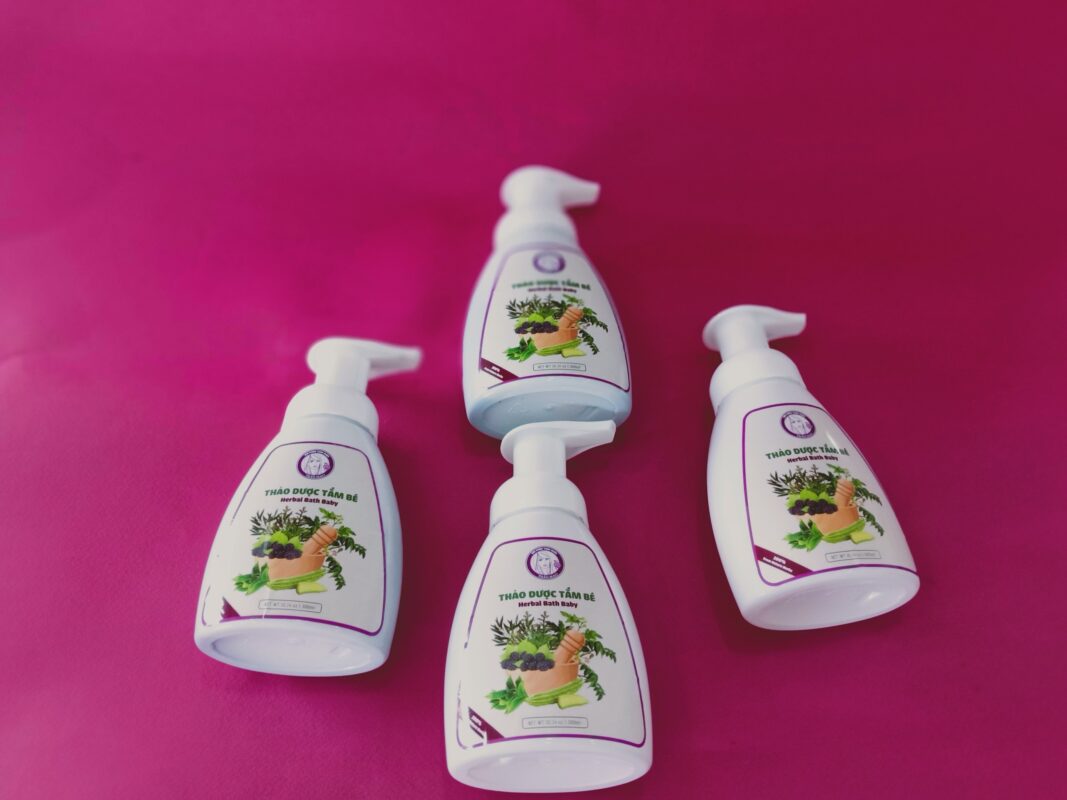 [HCM]Sữa tắm thảo dược cho bé ( Thảo dược tắm bé Trần Mao)