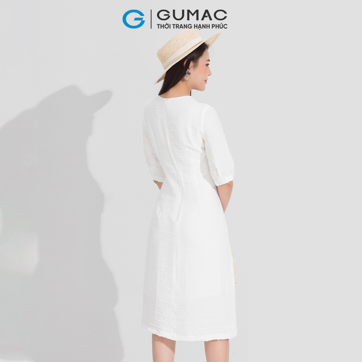 Đầm nữ cổ v phối nút GUMAC DD05056