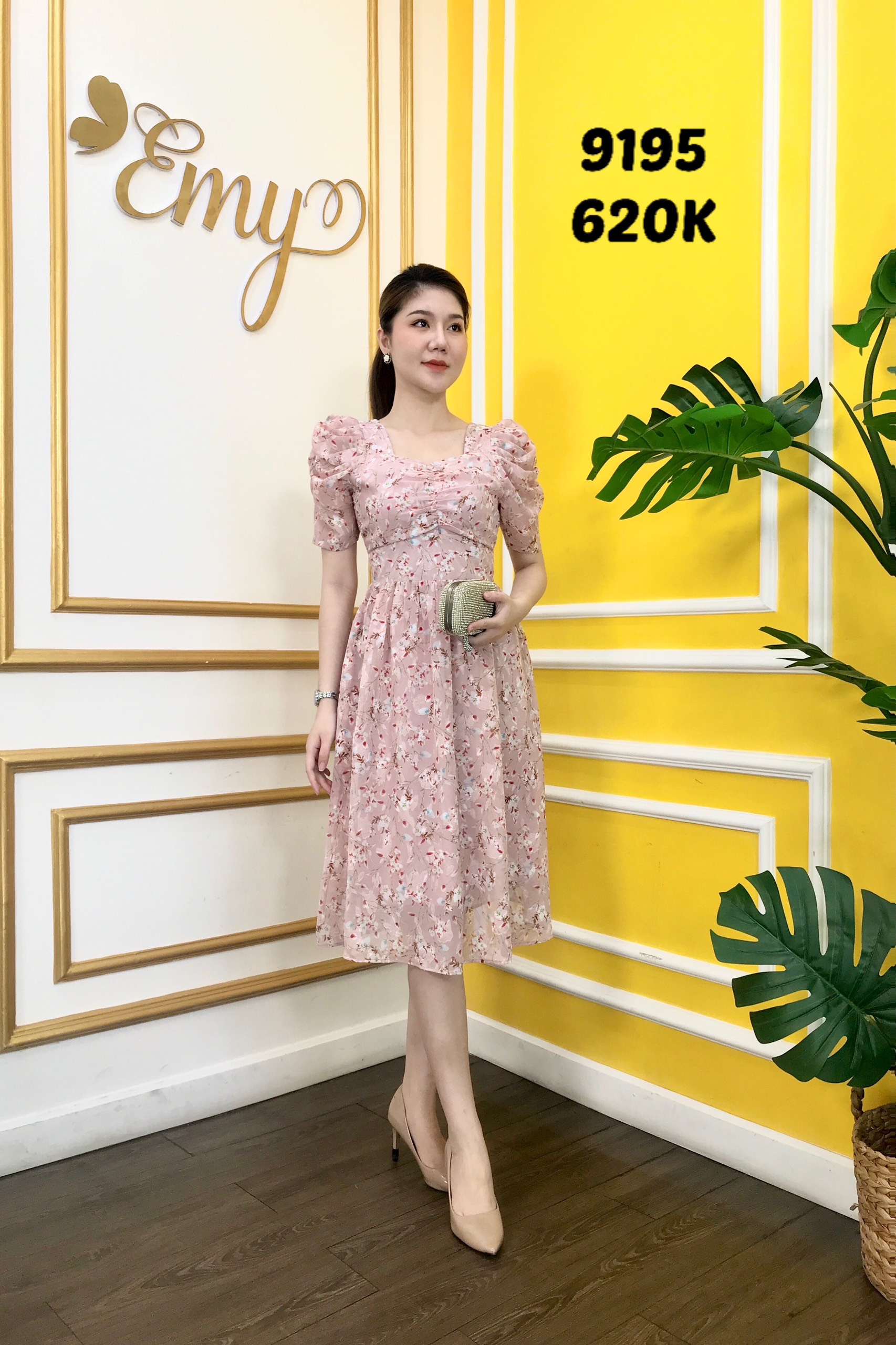 Đầm EMY EM9195 Xoè Hồng Cổ Lục Giác