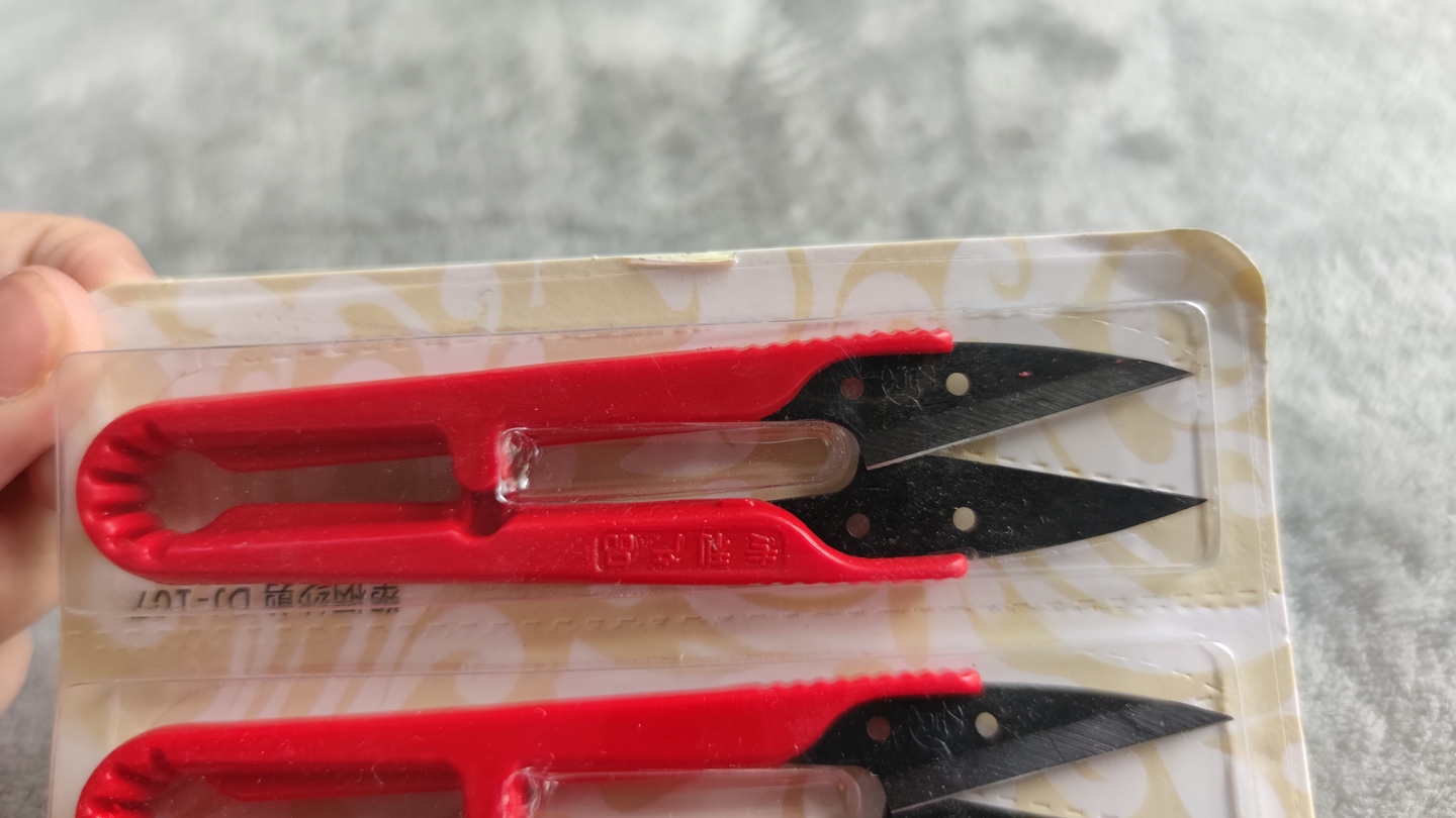 [HCM]Kéo Cắt Chỉ Bấm Chỉ Siêu Bén