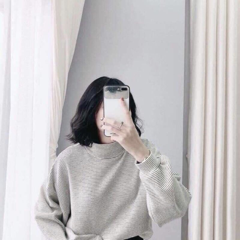 Áo nỉ kẻ cổ lọ tay bom