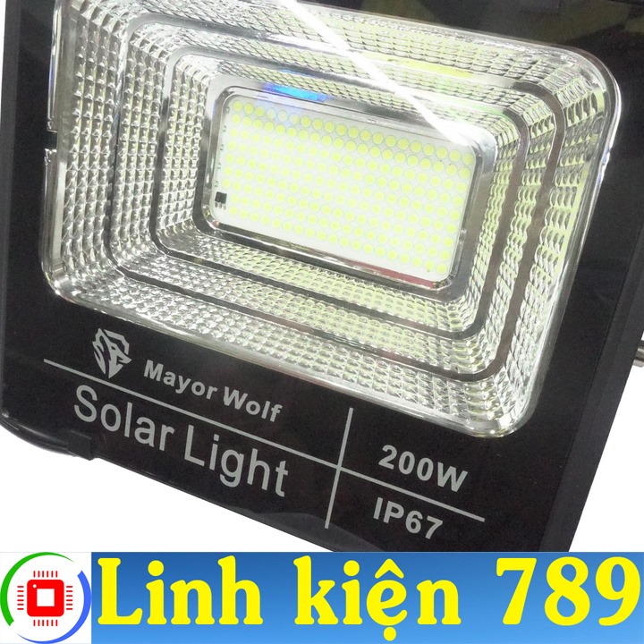 Đèn LED pha năng lượng mặt trời 200W - Linh kiện 789