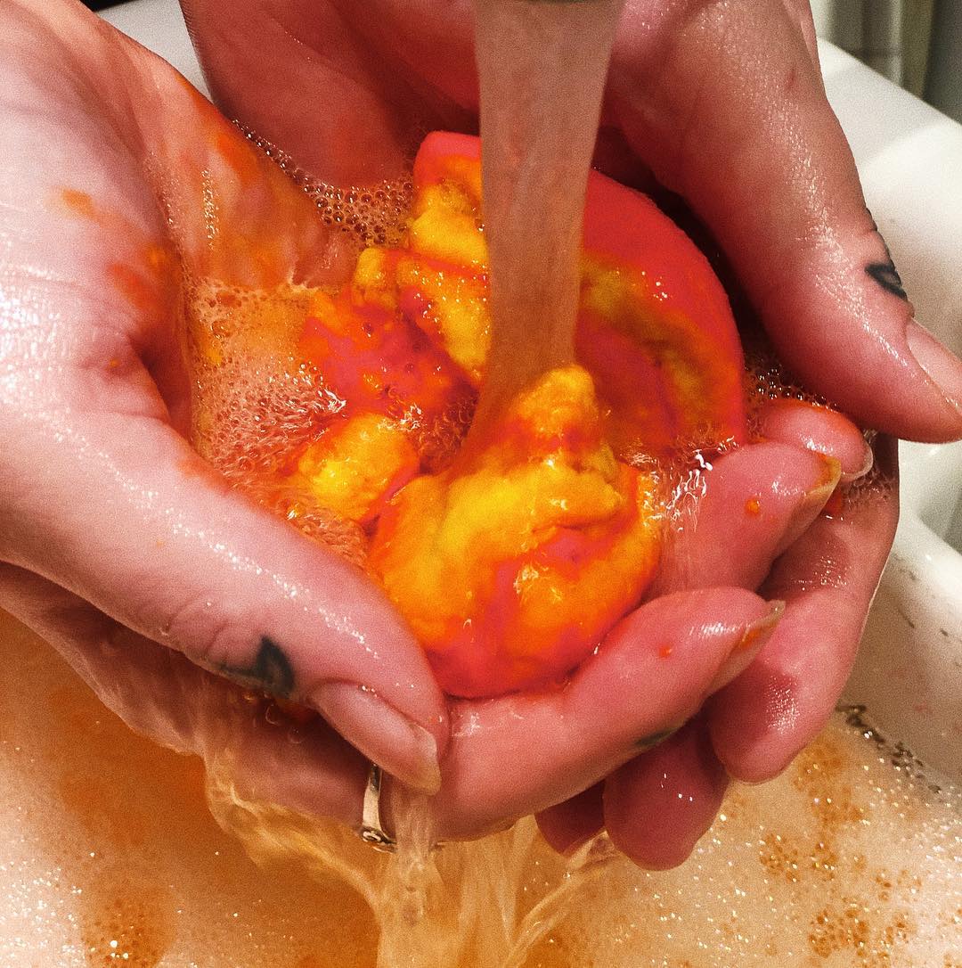 Bánh tạo bọt tắm LUSH - Brightside Bubble Bar