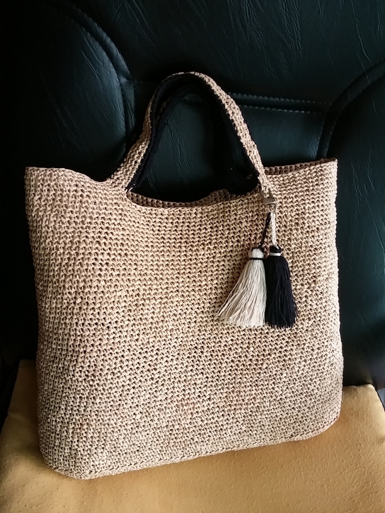 HIT Smile Crochet Bag Hat Yarn 3oz, Light Beige