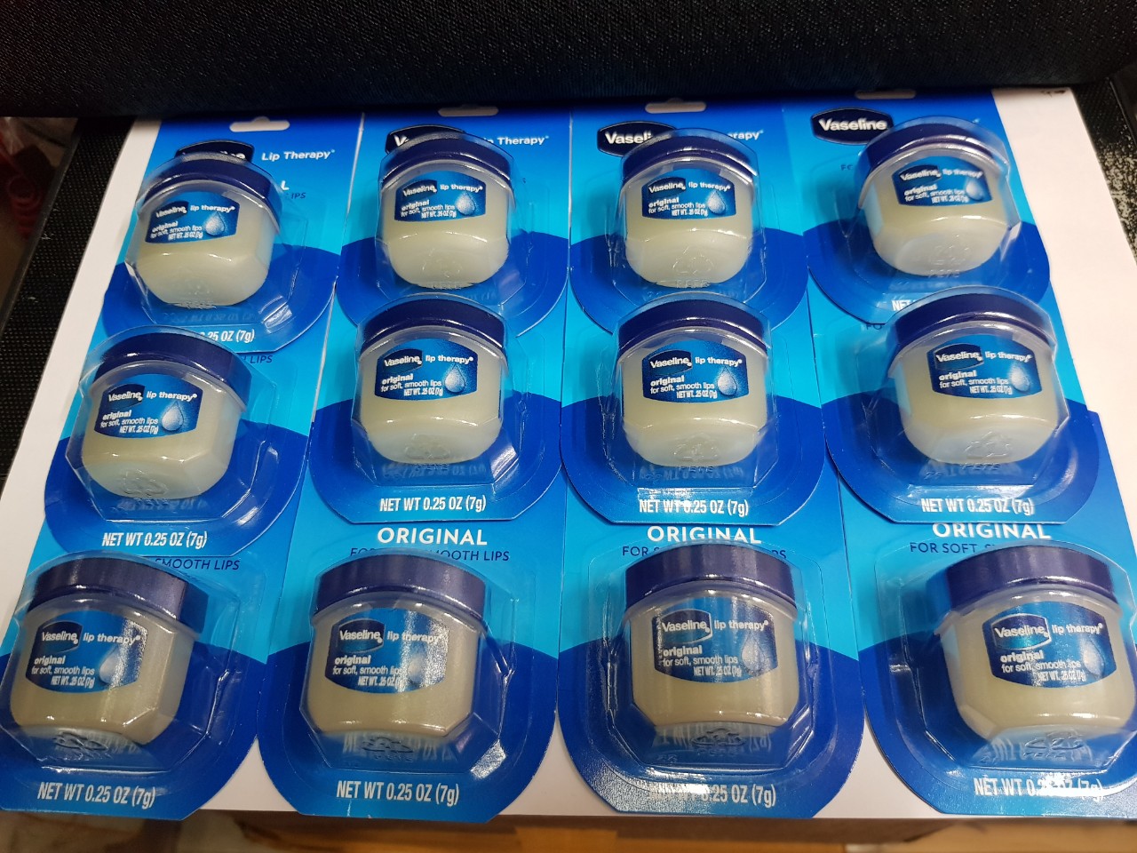 Son dưỡng Vaseline Lip Therapy Original 7g (Xanh) Mỹ