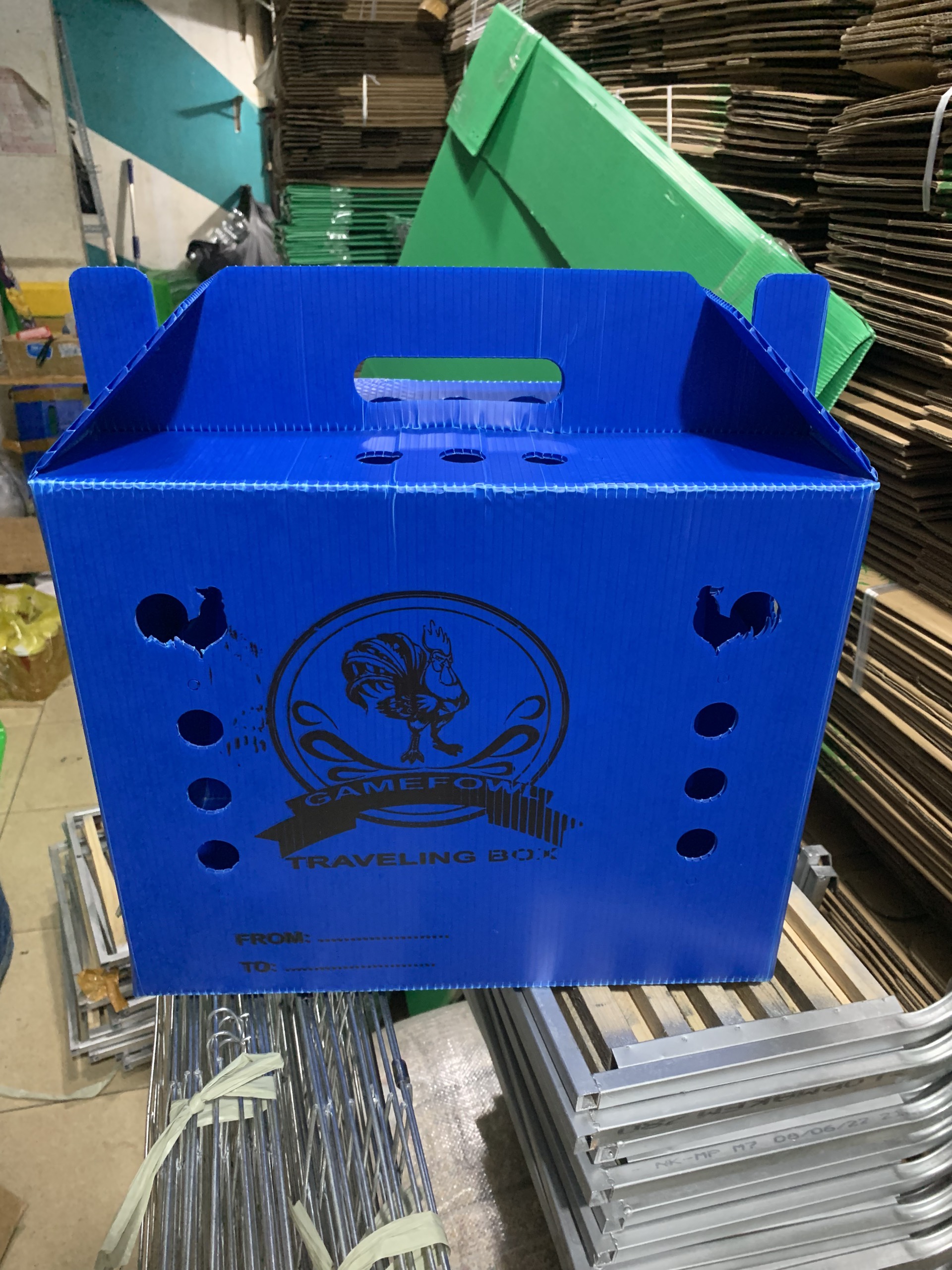 Thùng nhựa gà tre ngủ (Kèm tấm lót)