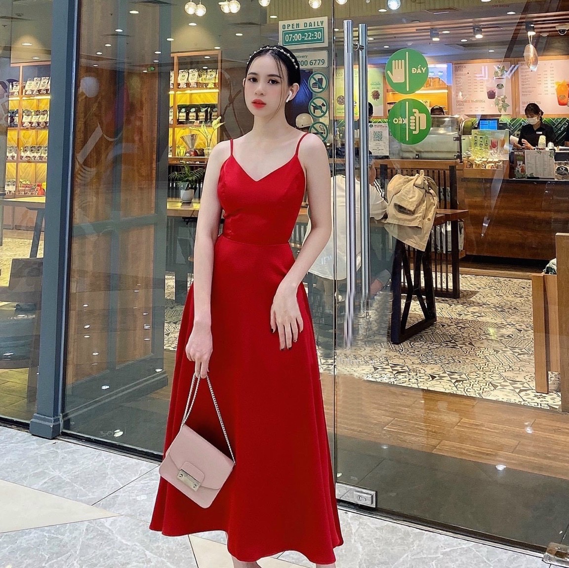Đầm đỏ 2 dây nơ sau