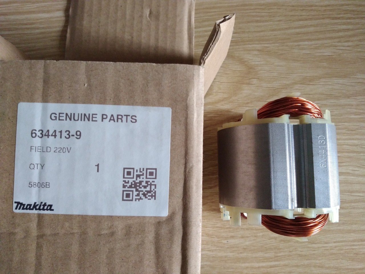 Stato máy cưa gỗ makita 5806B