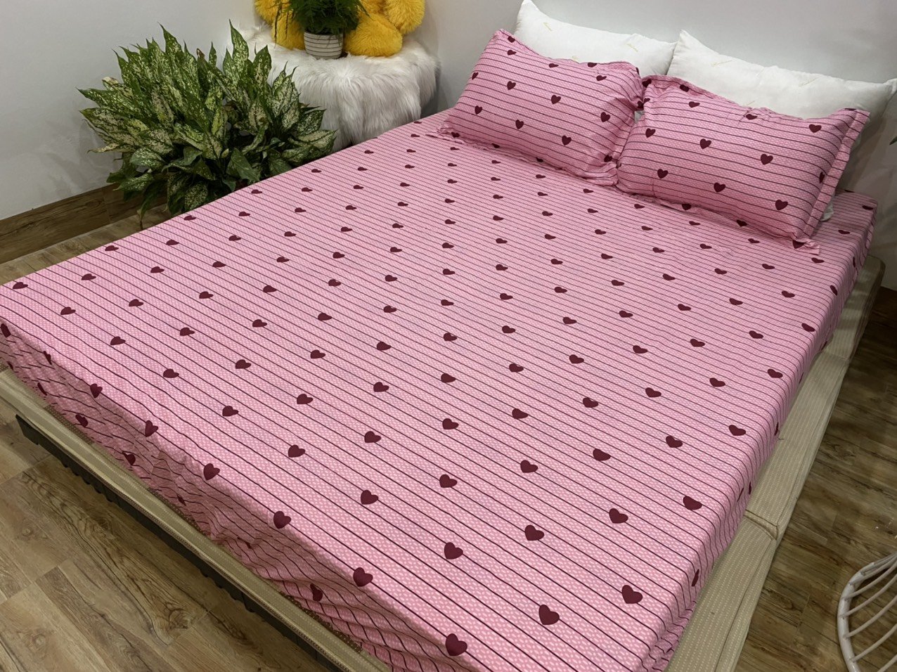 [Ga giường]Ga trải giường,Drap ga giường,ga bọc đệm vải cotton poly 1m2,1m4,1m5,1m6,1m8,2m2 mẫu tim nâu kẻ hồng