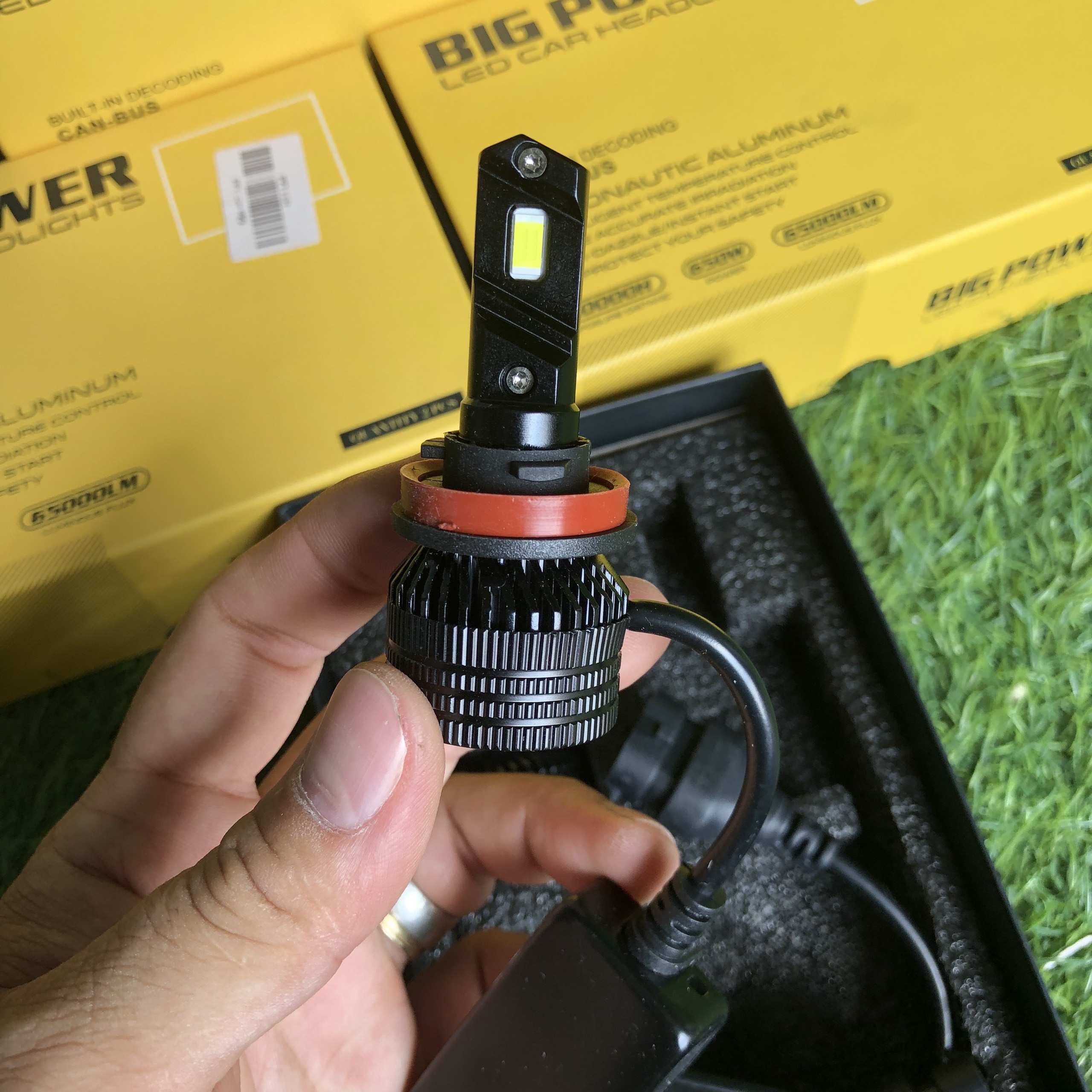 CẶP BÓNG ĐÈN GẦM LED CHÂN H11