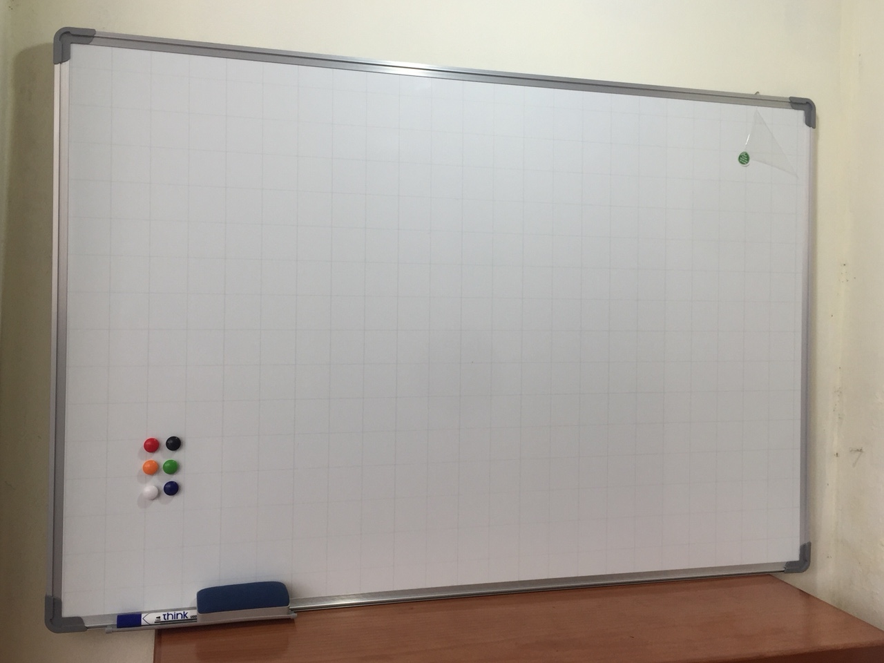 Bảng từ trắng Hàn Quốc 60*100 cm (Tặng bút lông, bông lau, nam châm dính bảng)
