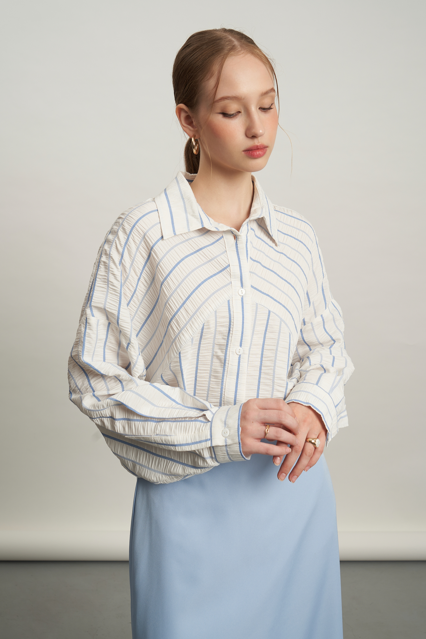 Áo sơ mi nữ KHÂU BY CQ Oversized
