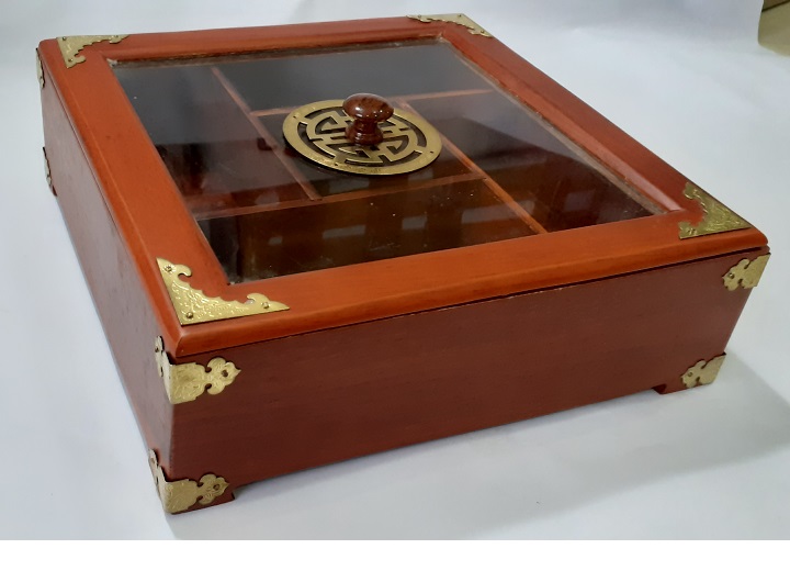 Khay bánh kẹo vuông gỗ hương đá