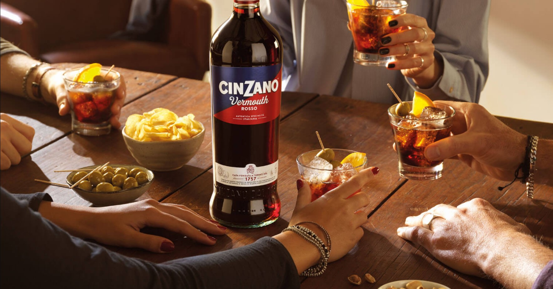 [MUA 2 TẶNG 1 ÁO] [Chính hãng] [Trên 18 tuổi] Rượu mùi Cinzano Rosso Vermouth 15% 1000ml