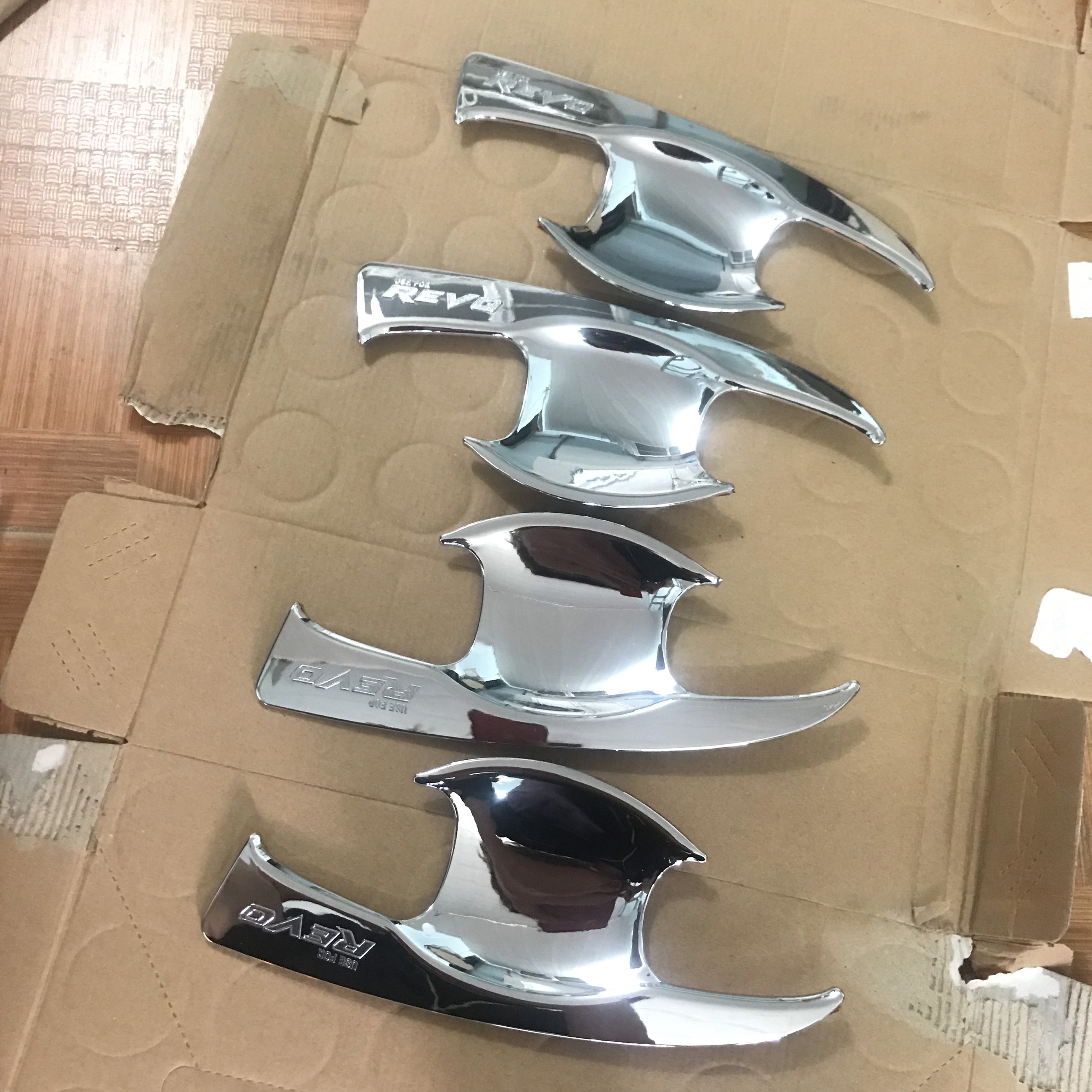Bộ ốp hõm cửa mạ crom xe hilux revo 2016, 2017, 2018, 2019,2020,2021