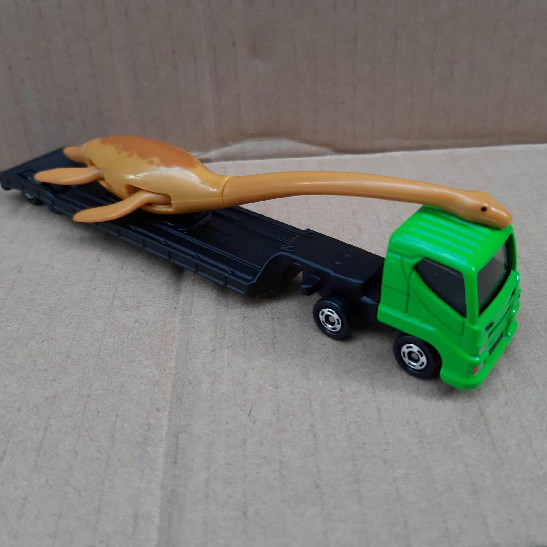 Xe mô hình Tomica - Xe container chở khủng long cho bé