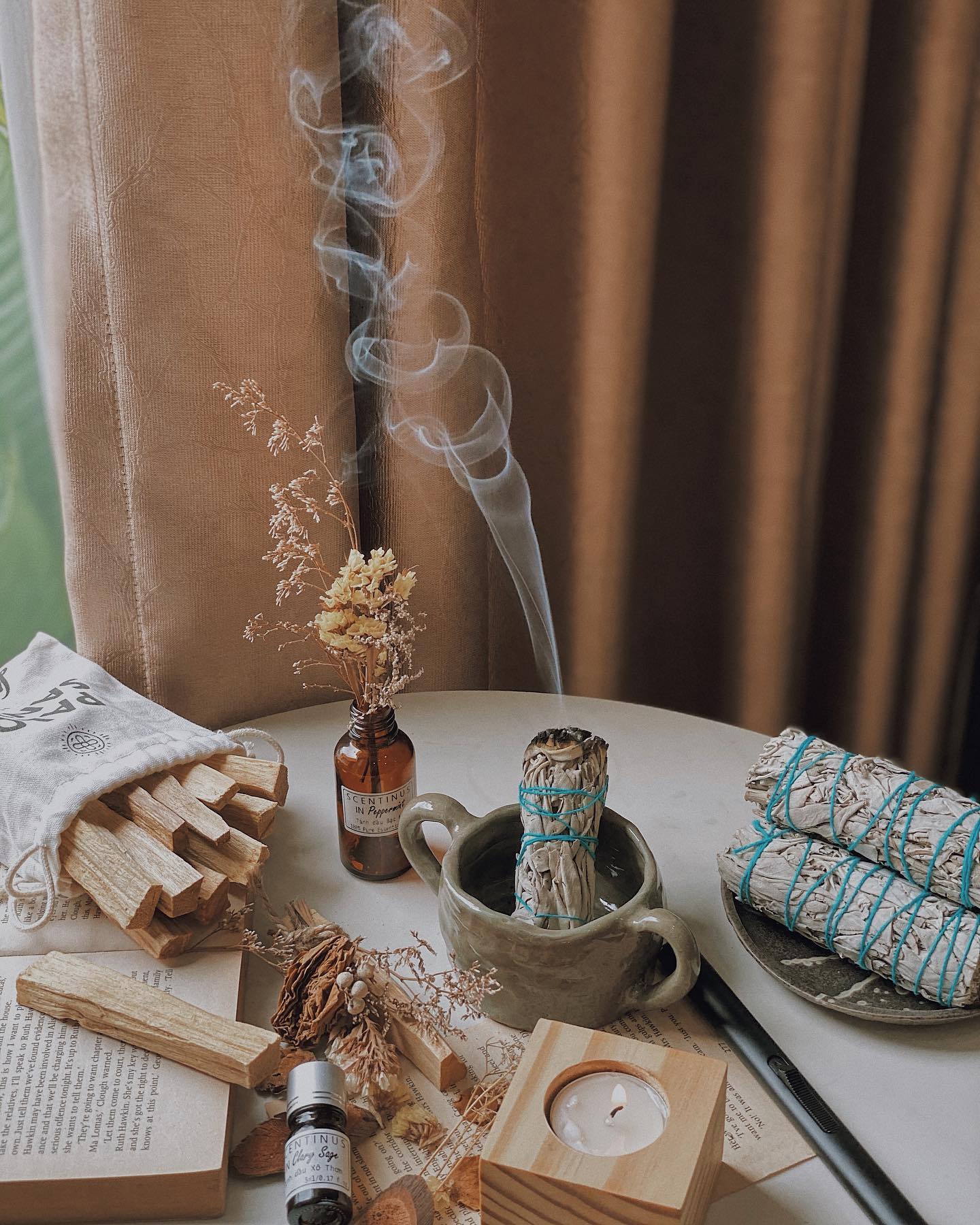GỖ THÁNH PALO SANTO