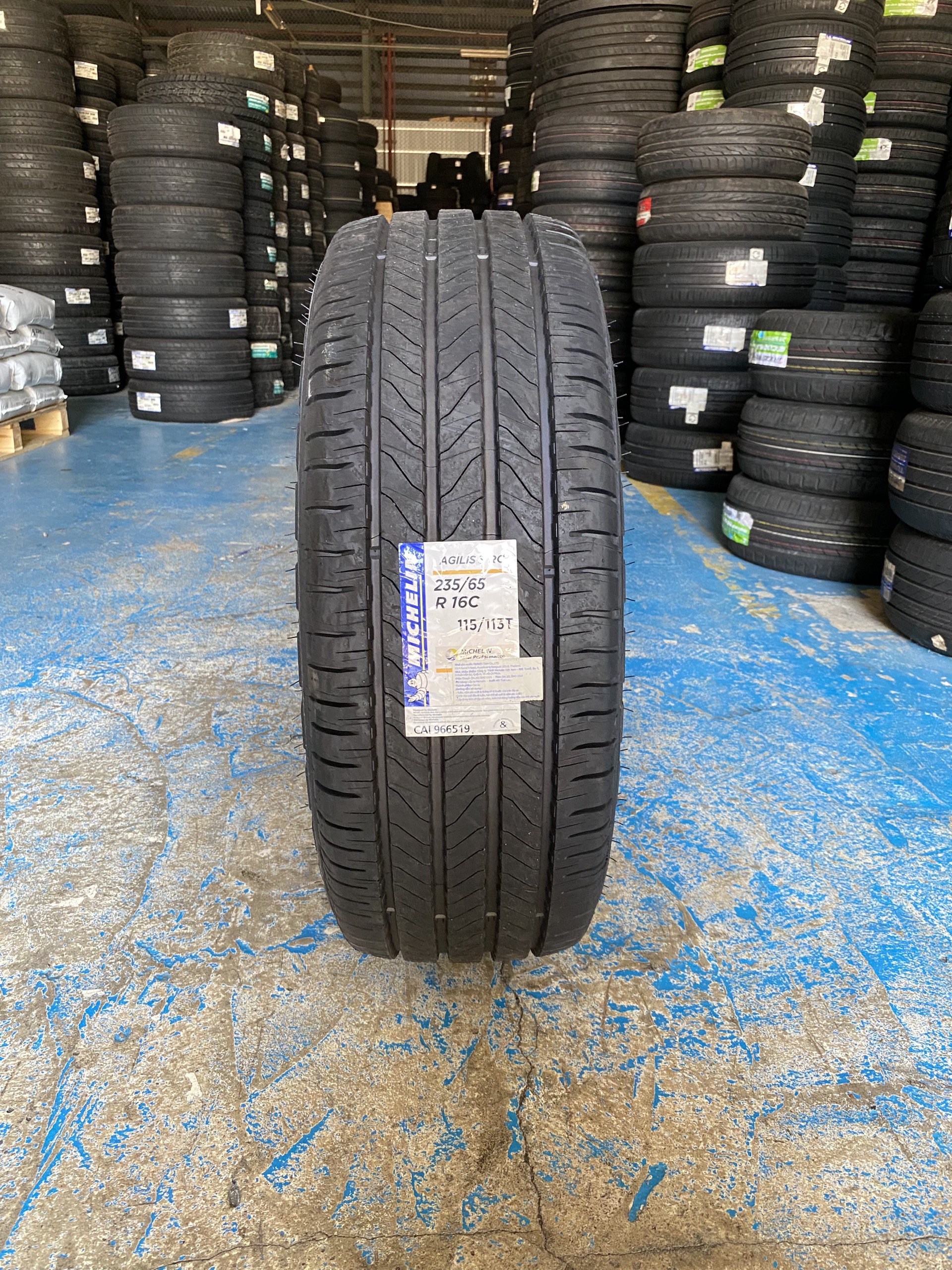 Lốp Michelin 235/65R16C Agilis 3RC