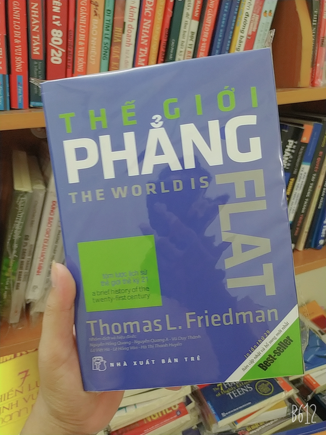 Sách - Thế Giới Phẳng  Tặng kèm bookmark