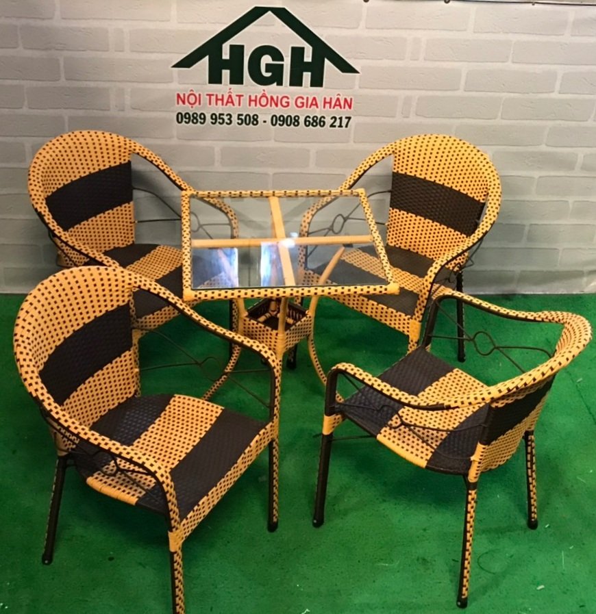 Bàn ghế cafe sân vườn