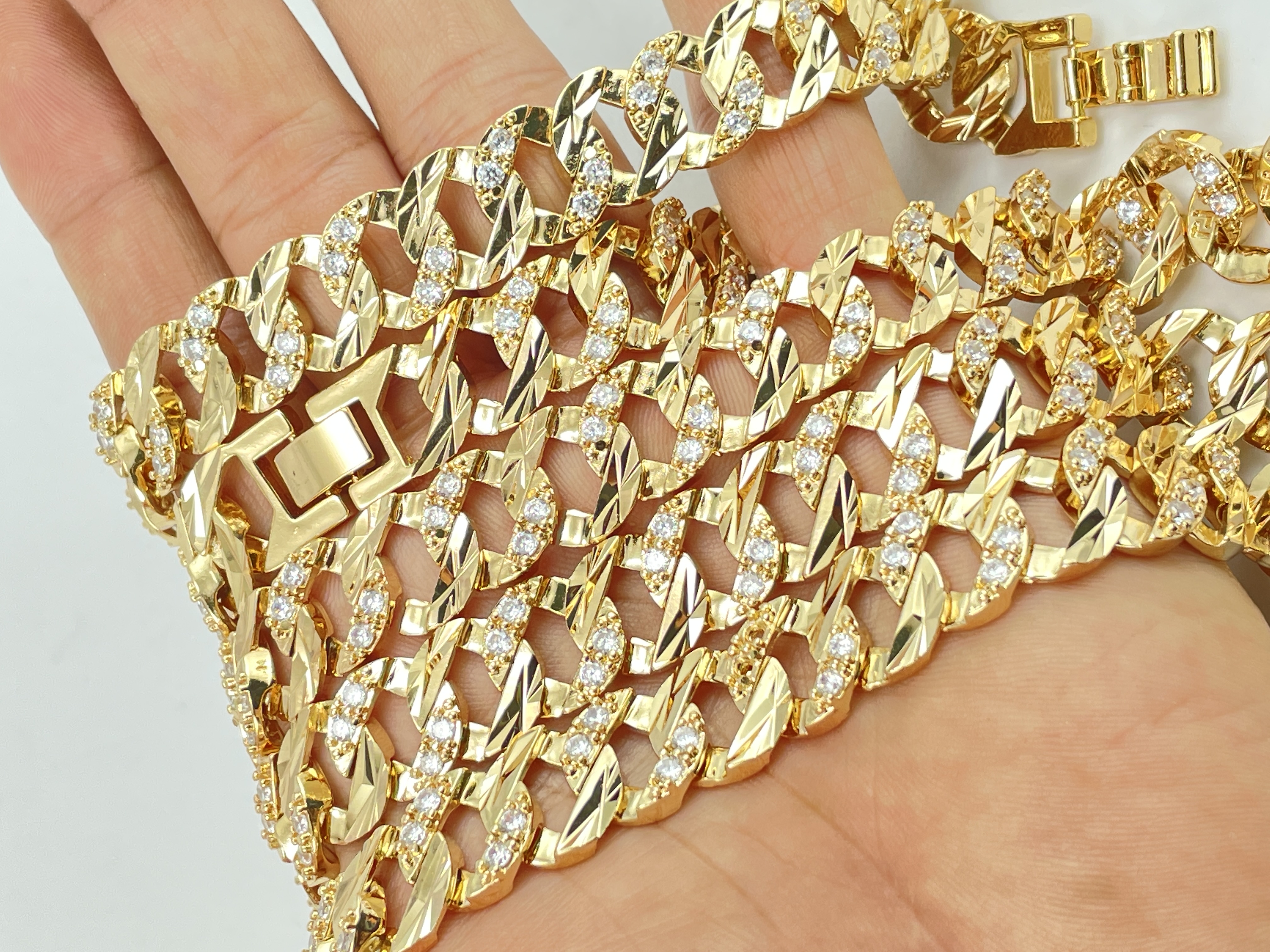 LẮC TAY MẠ VÀNG 18K MÓC MÁY XOÀN SÁNG BÓNG CAO CẤP - LT050L54VN