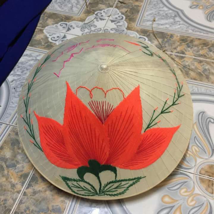 Nón lá thêu hoa to đẹp