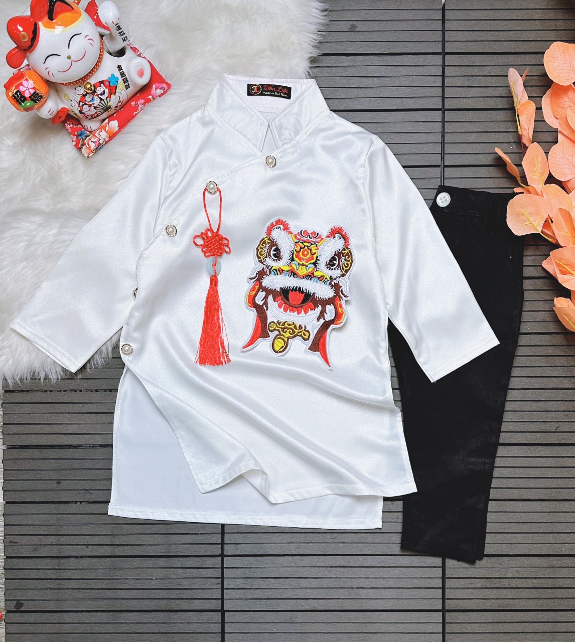 AO DAI CACH TAN HINH THIU