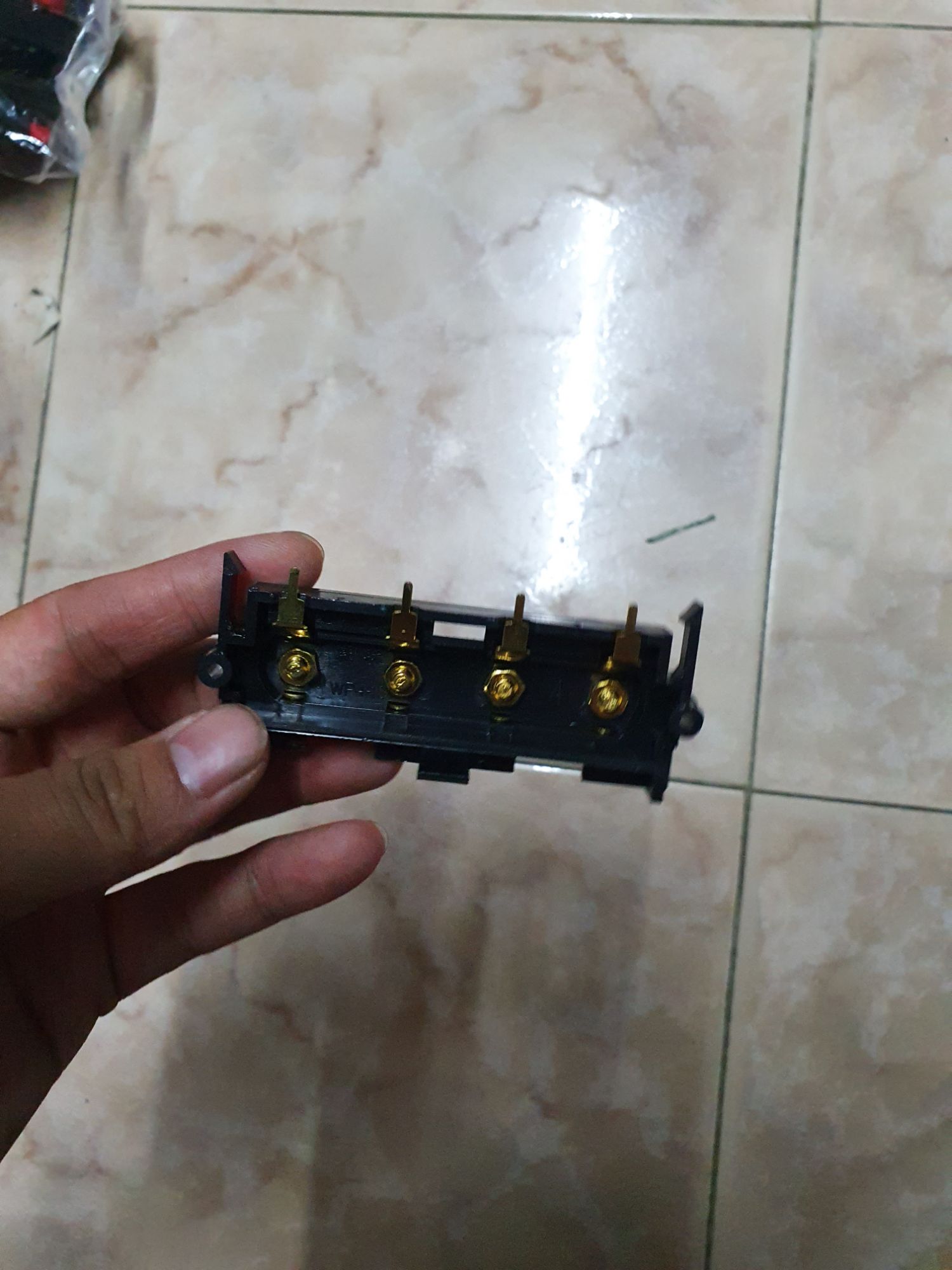 cọc loa 4 âm ly