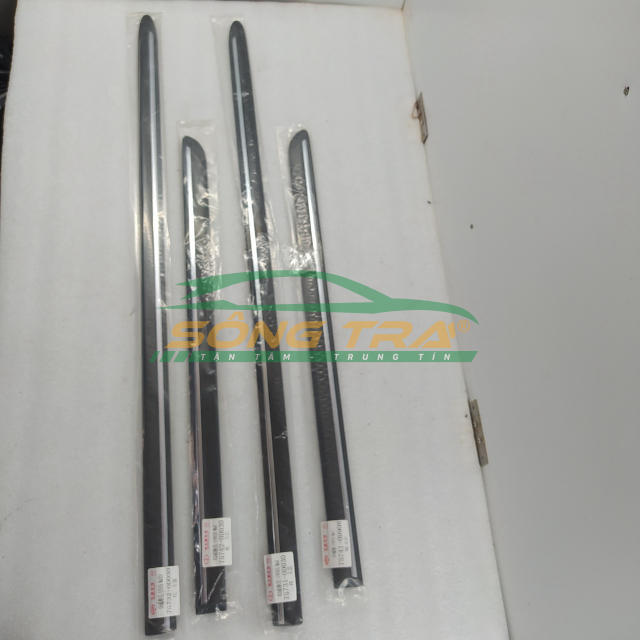 BỘ NẸP SƯỜN CỬA VIOS 2003-2005 CÓ CHỈ MẠ (GIÁ 1 BỘ NHƯ HÌNH)