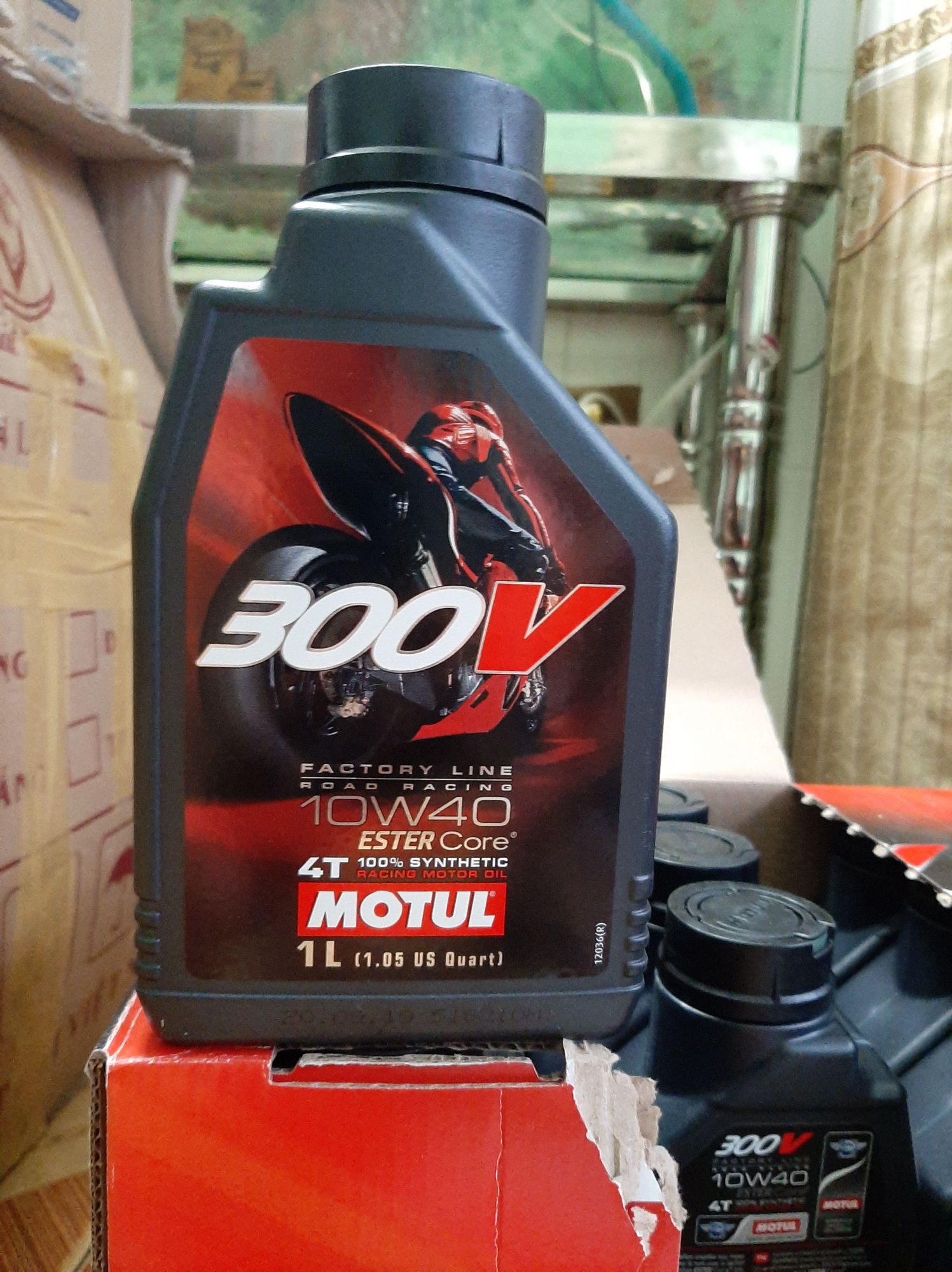 Nhớt Motul 300v 10w40
