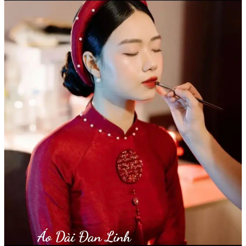 Áo dài màu đỏ lụa vân gỗ cao cấp kết chữ hỷ sang trọng - Áo Dài Đan Linh