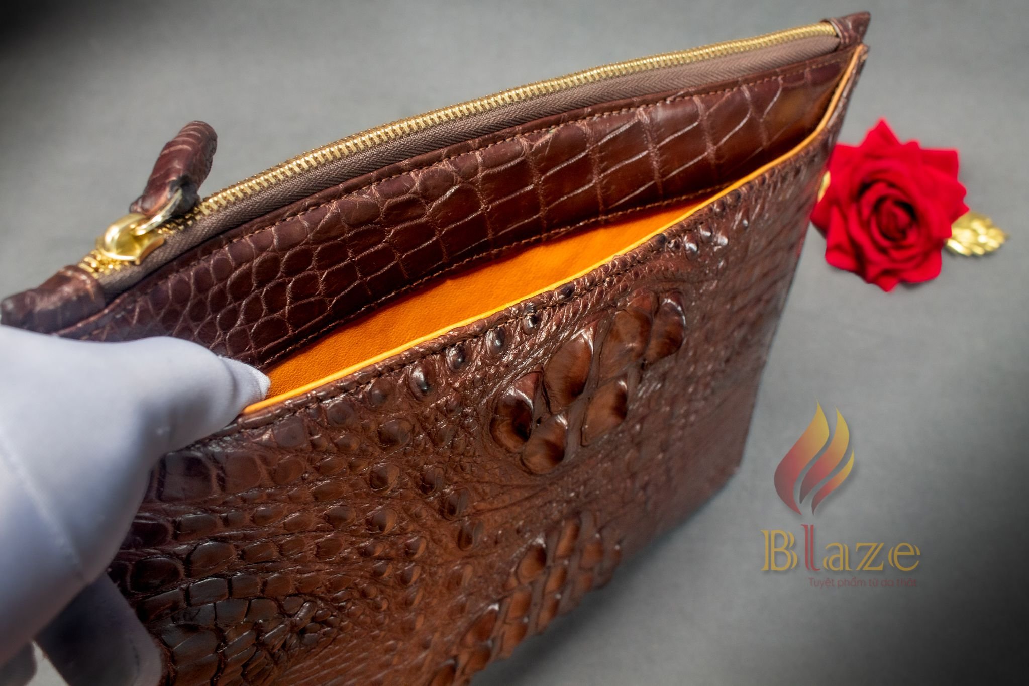 Ví Clutch kẹp nách da cá sấu Blaze