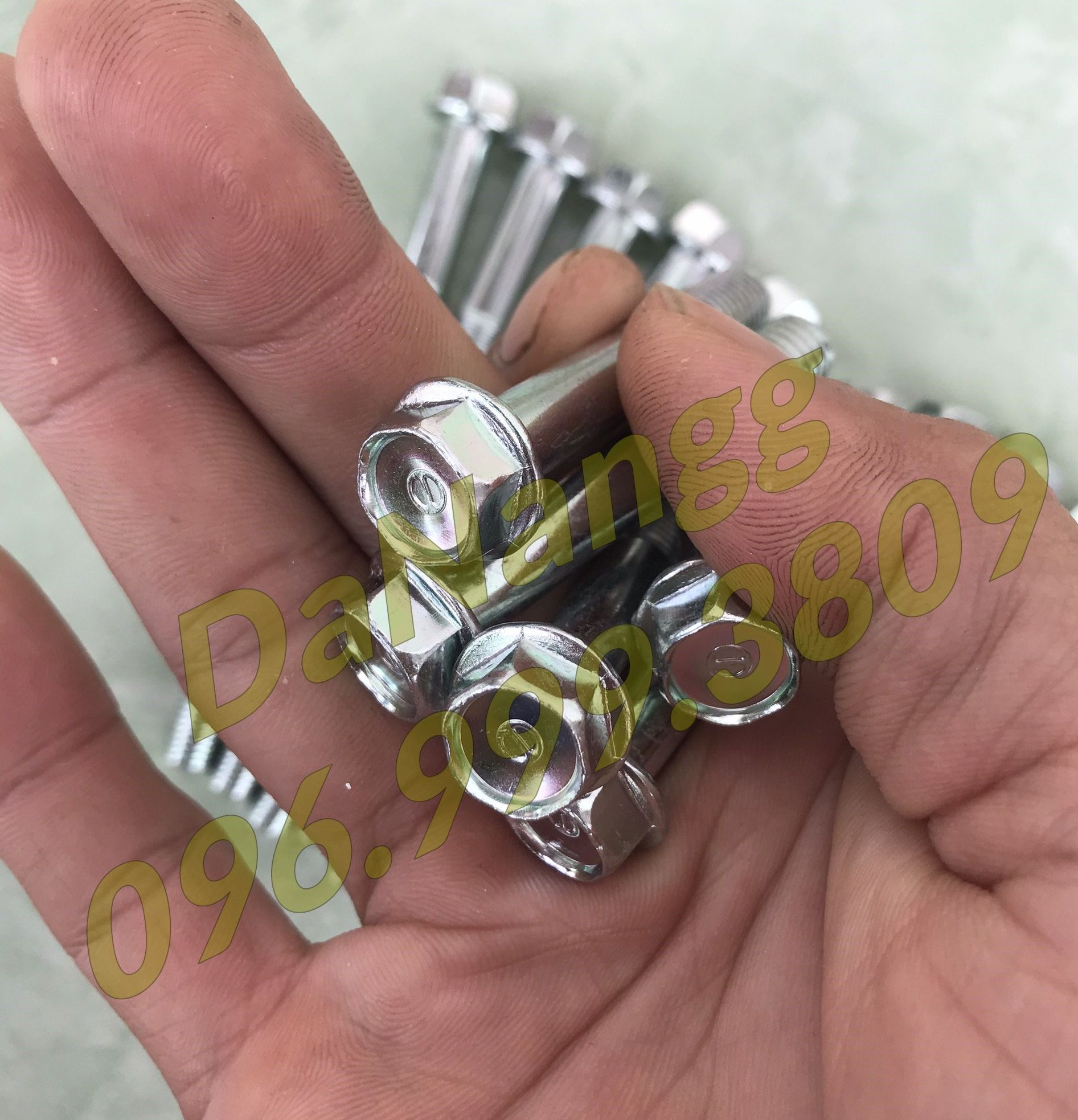 ốc 9 ly dài 10 cm 5 con