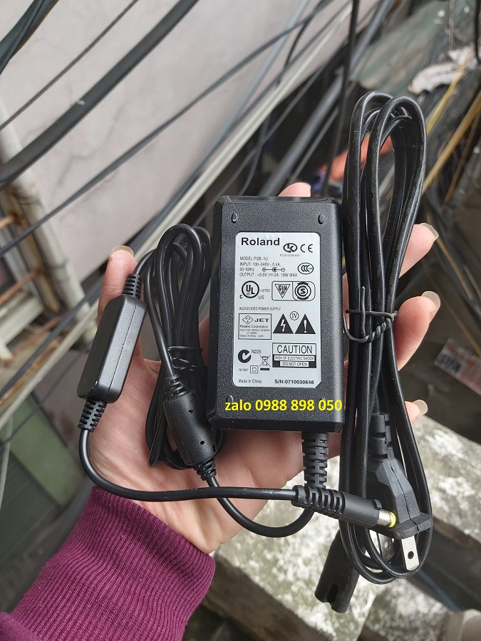 Adapter Roland PSB-1U 9V 2A 18W