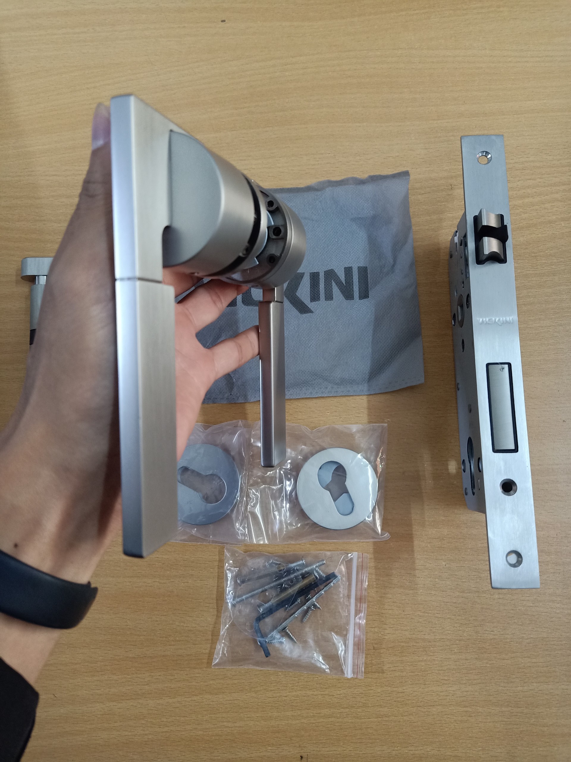 [HCM]Khóa cửa phân thể VICKINI 34135.001