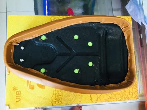 yên chaly kiểu cho anh em độ cub,chaly-màu bò