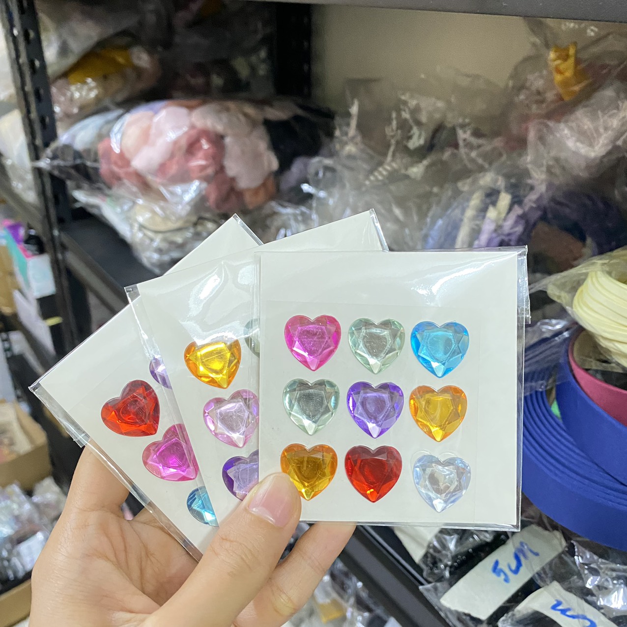 Sticker viên đá 3D hình trái tim lấp lánh