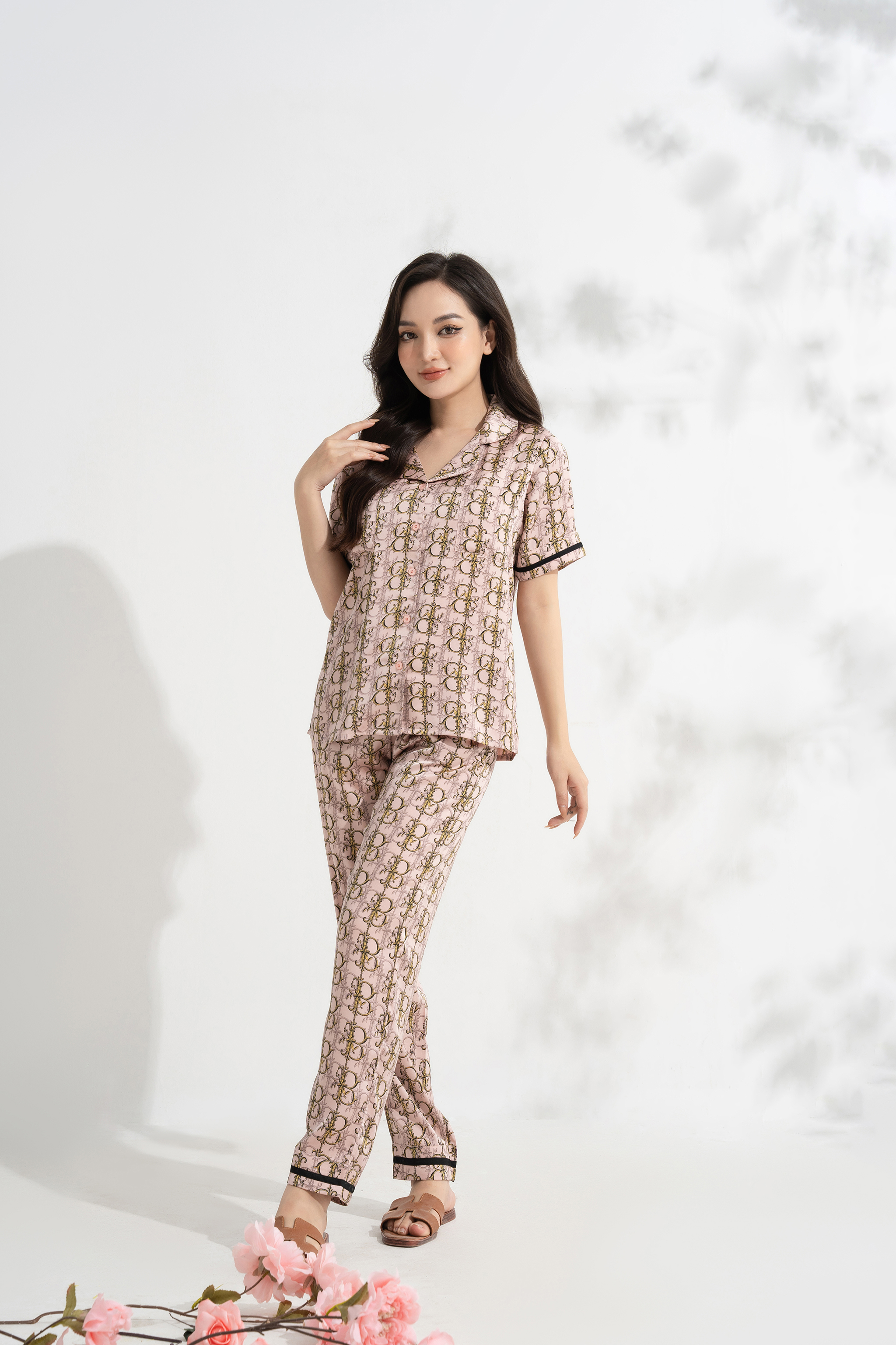 Bộ lụa mặc nhà cộc tay SXH230801