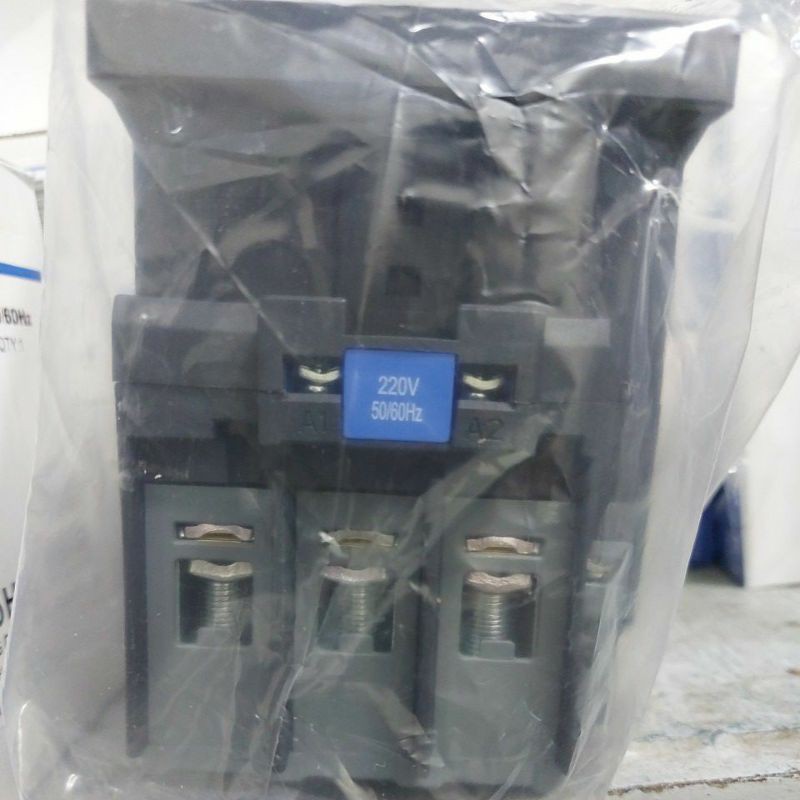Khởi động từ Chint NXC-100 100A 220V