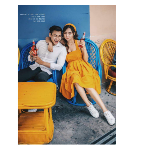 Đầm Maxi Dáng Xòe Vàng Hở Lưng Siêu Xinh