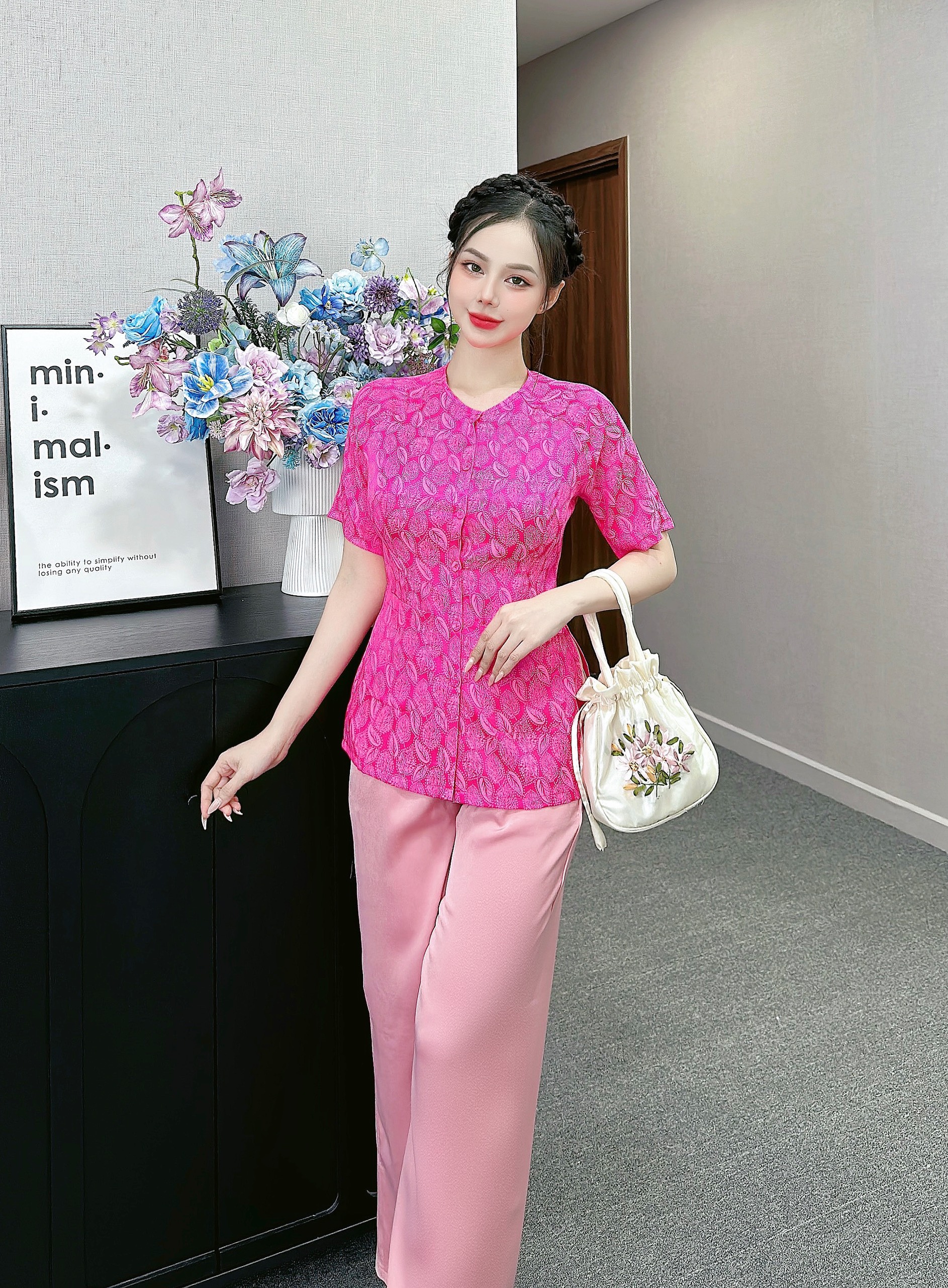 Bộ đồ áo bà ba lụa gấm hoa tay ngắn phối quần lụa nhung trơn