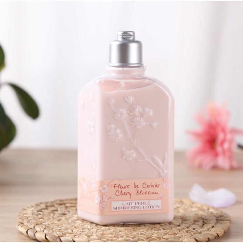 Dưỡng thể - Kem tay L'Occitane Hạnh nhân/ Anh đào