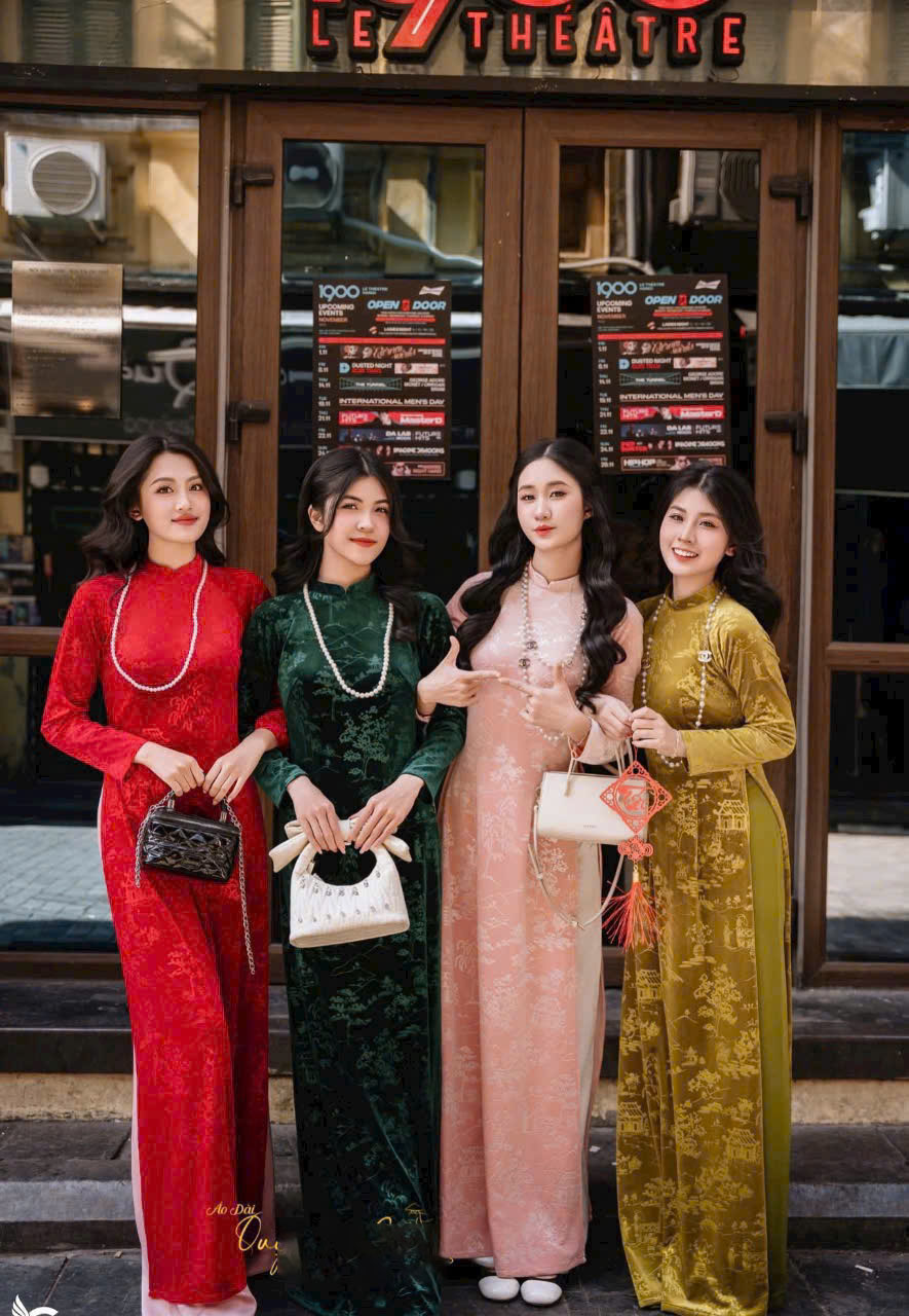 Áo dài truyền thống nhung in thủy mặc loại 1 vải dày co dãn tốt